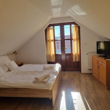 Tardos Kemences Fogado Bed & Breakfast エクステリア 写真
